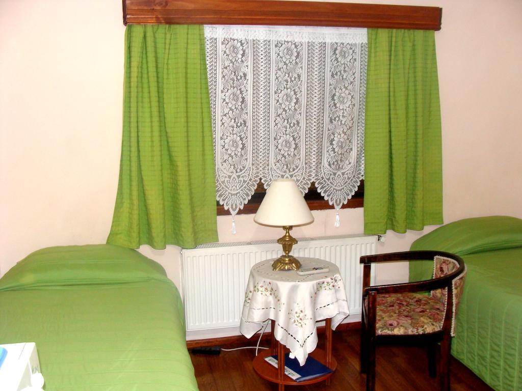 Hostal Victoria Punta Arenas Chambre photo